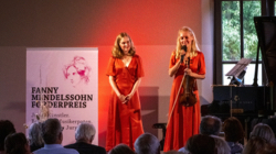 Die Preisträgerinnen Jelizaveta Vasiljeva und Dorothea Schupelius (v.l.n.r.), Foto: FMV