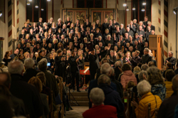 Markuspassion von Nikolaus Matthes in Göttingen mit Chor und dem Komponisten, Foto: Katrin Benary