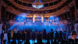 Mit dem Theaterfest und der Eröffnungsgala startet das Theater Regensburg in die neue Spielzeit. Foto: Tom Neumeier Leather