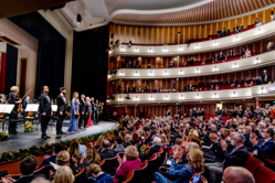 Schlussapplaus bei der 12. Festlichen Operngala, Foto: Anne Orthen