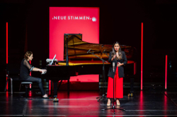 Vortrag von Anita Monserrat, zweite Preisträgerin von 2024, Foto: Besim Mazhiqi